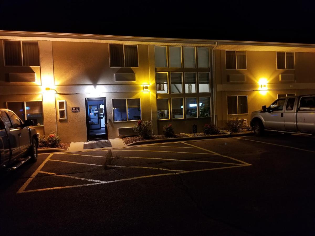 Bilmar Inn & Suites Dell Rapids Extérieur photo