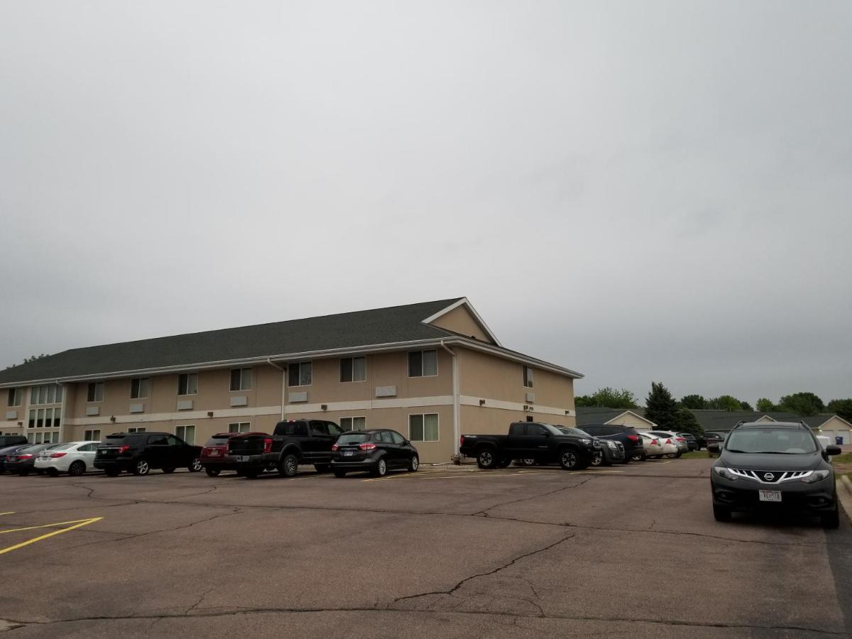 Bilmar Inn & Suites Dell Rapids Extérieur photo