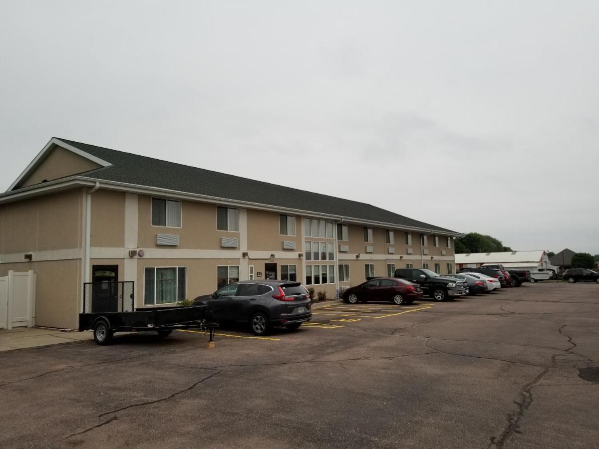 Bilmar Inn & Suites Dell Rapids Extérieur photo